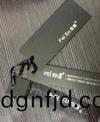 服(fu)裝弔牌(pai)標(biao)貼(tie)的設計印刷